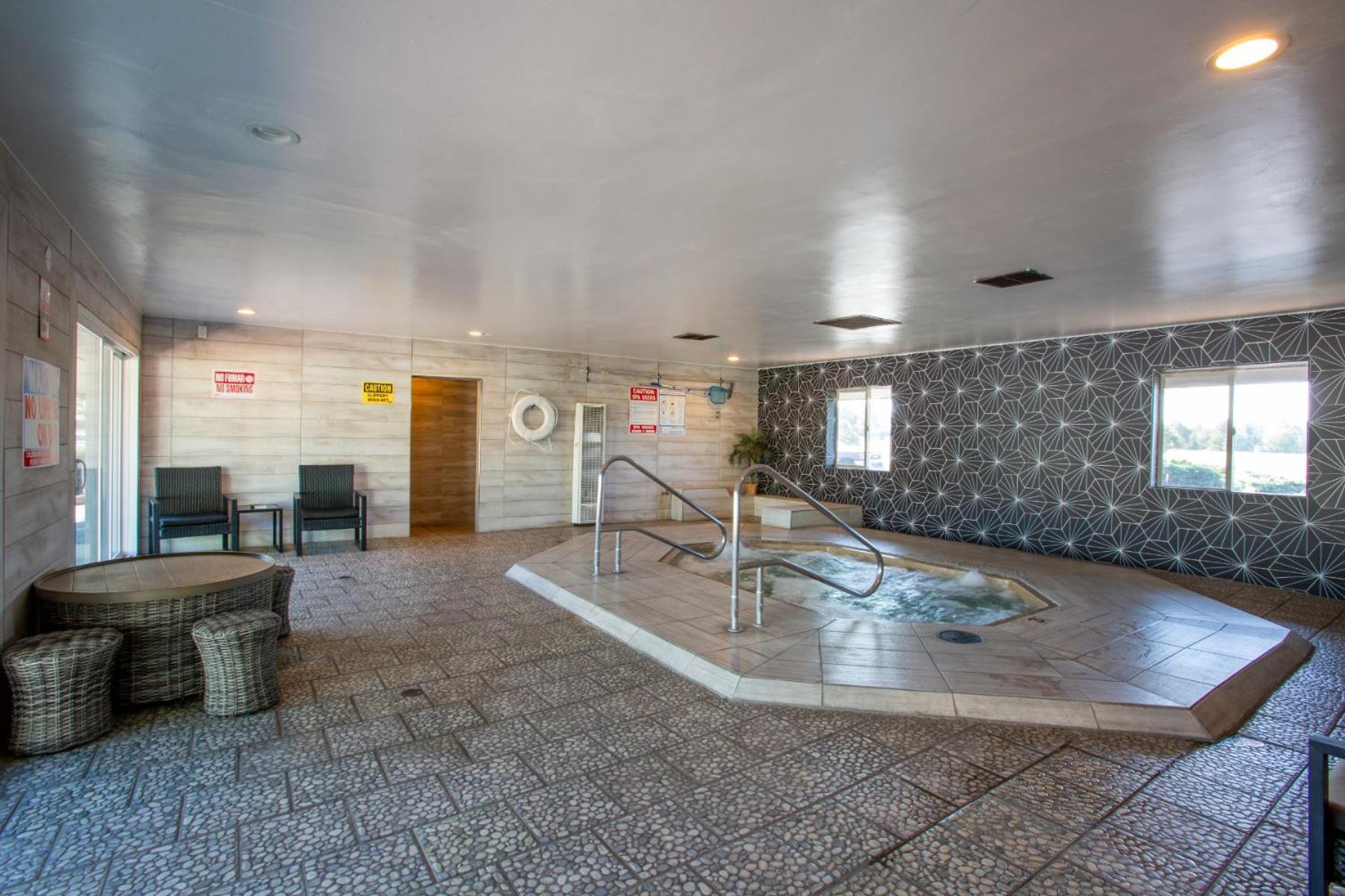 Hotel Elev8 Flagstaff I-40 Exit 198 Butler Ave Exterior photo